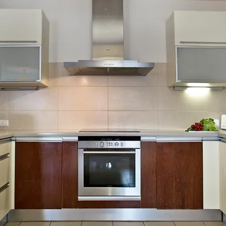 3 Bedrooms Zoliborz Gwiazdzista Apartment Warsaw