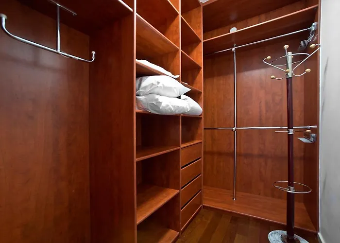 3 Bedrooms Zoliborz Gwiazdzista *